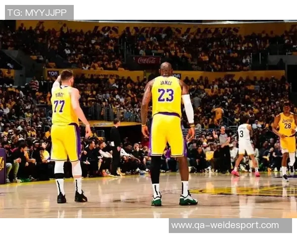 老詹父子缺席国王战美记透露其他球员均可参赛 老詹父子缺席国王战美记透露其他球员均可参赛